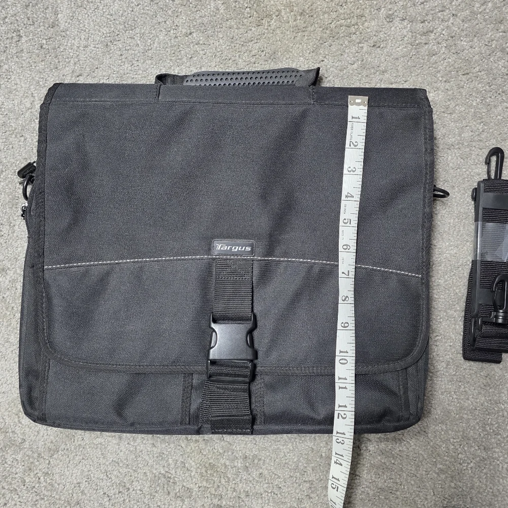 Targus Laptop Messenger Bag Black Model TCM004